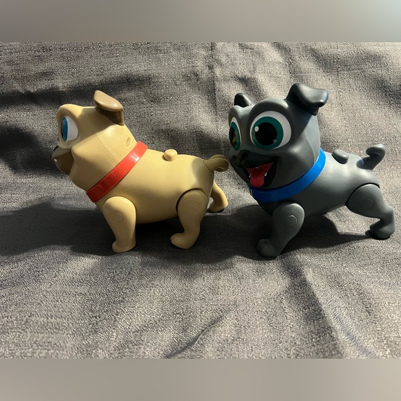 Disney Puppy Dog Pals Bingo & Rolly toys & When Pugs Fly book bundle - Picture 12 of 15